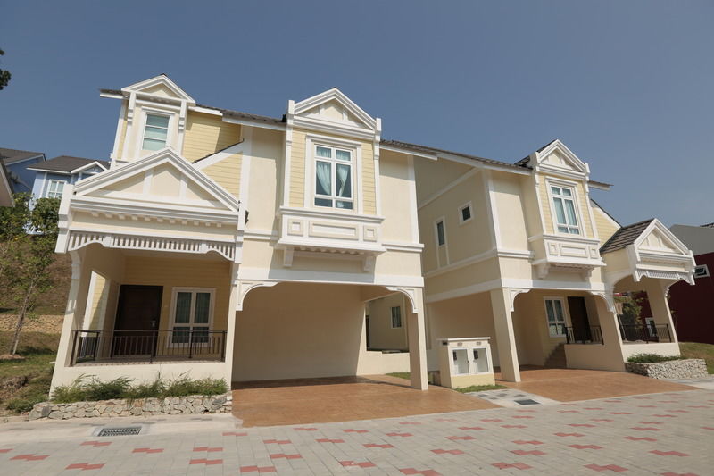 Arabian Bay Resort@ Bukit Gambang Resort City Exterior foto